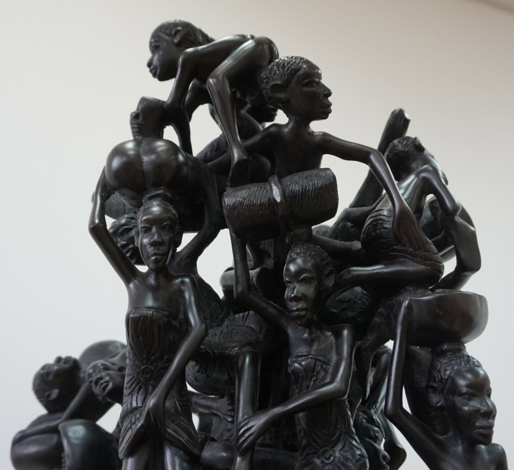Makonde Decorative Ebony Sculpture – Luxury Hand-Carved Tribal Art for Dubai Interiors