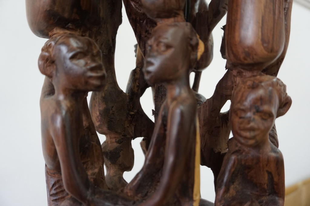 Makonde Ebony Floor Lamp – Luxury Hand-Carved Tribal Art Lighting for Dubai Interiors