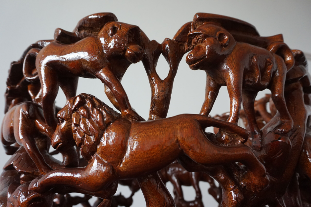 Animal Carving Style Sculpture – Hand-Carved African Wildlife Art for Luxury Dubai