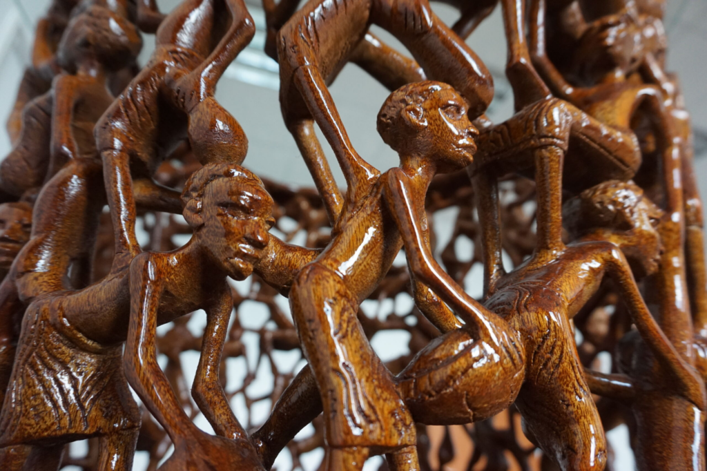 Makonde Hand-Carved Coffee Table – Luxury Ebony Tribal Art for Dubai Interiors