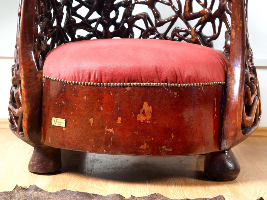 WANDA Sculptural Armchair – Luxury Hand-Carved Art Chair for Dubai Interiors